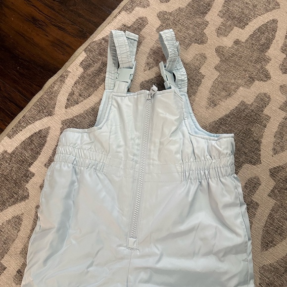 Brand new toddler snow suit - Picture 3 of 5